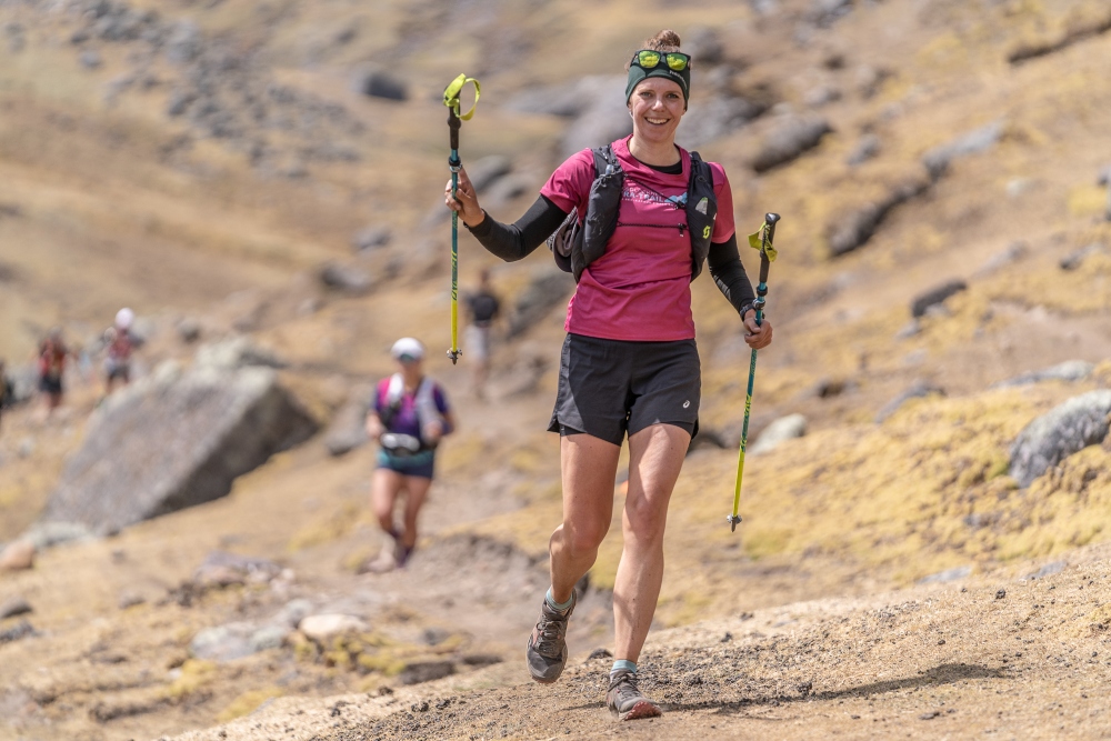 Completa tus mejores rutas montañeras con estos chalecos trail running